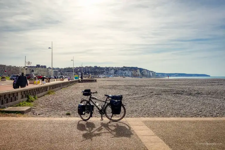 With a few hours to spare before I catch the train down to Vernon I take a cycle tour around the seafront and town of Dieppe