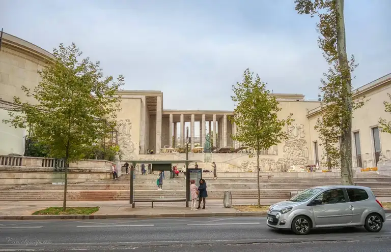  Many eon's ago I skated this spot in the Paris Museum of Modern Art and is a famous spot for skateboarders from all over the globe - was nice to ride past and notice it!