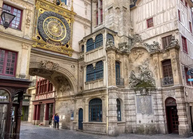 The facade of the Renaissance arch of Le Gros-Horloge is a wonder in itself!