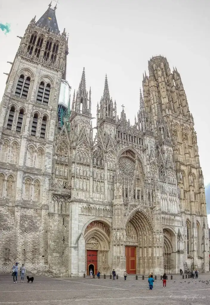 Cathédrale Notre-Dame de Rouen (Rouen Cathedral) The cathedral, built and rebuilt over a period of more than eight hundred years, has features from Early Gothic to late Flamboyant and Renaissance architecture