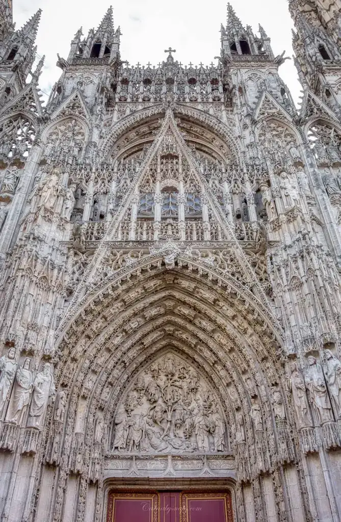 Rouen Cathedral close-up 02 - Tympanum of the portal of Notre-Dame
