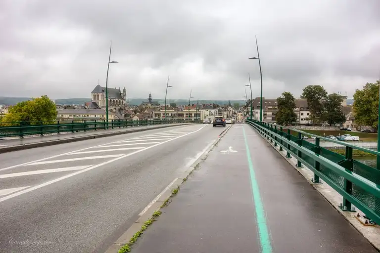 This Pont Clemenceau bridge in Vernon originated in the 12th century, it has been rebuilt over the centries, destroyed in both World Wars and this latest bridge today, the fourth generation, was re-built in 1955