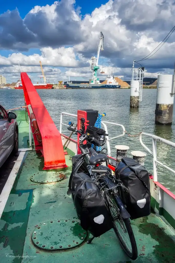 Taking my bicycle on the free ferry crossing between Val-de-la-Haye to Petit-Couronne