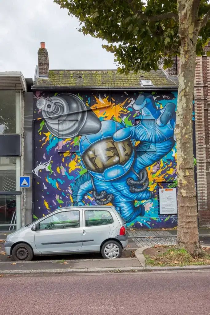 Nice bit of street art I spotted whilst making my way out of Rouen