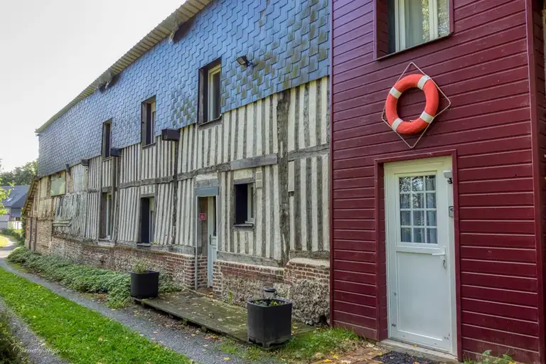 Arrival at Saint-Nicolas-de-la-Haie and my cosy Airbnb with Lifebuoy hanging above the entrance!