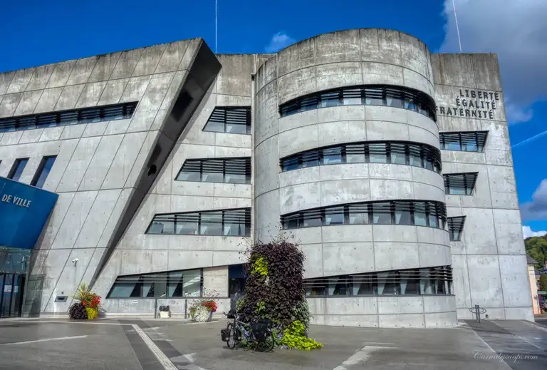 Hotel de ville lillebonne