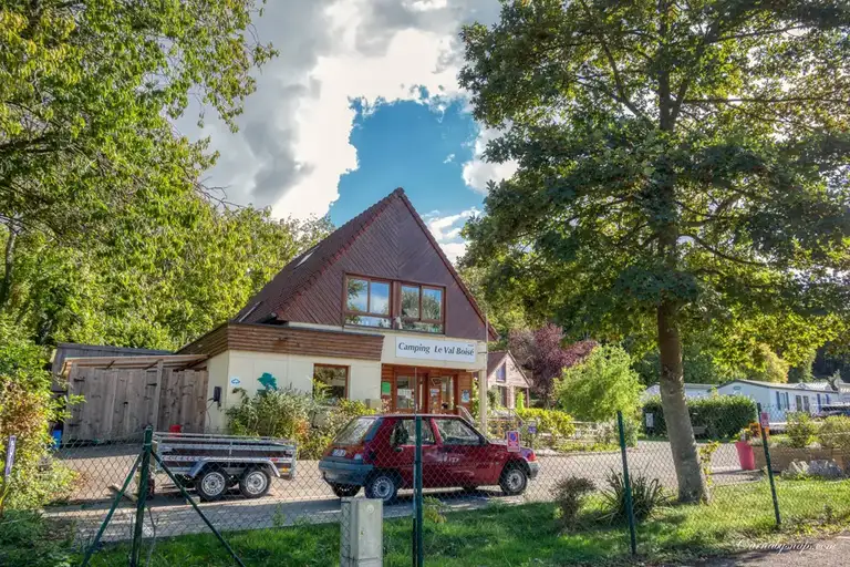 I did plan to stay at this campsite 'Camping Le Val Boise' in Berneval until I changed those plans to stay closer in Dieppe town centre but it does look nice!