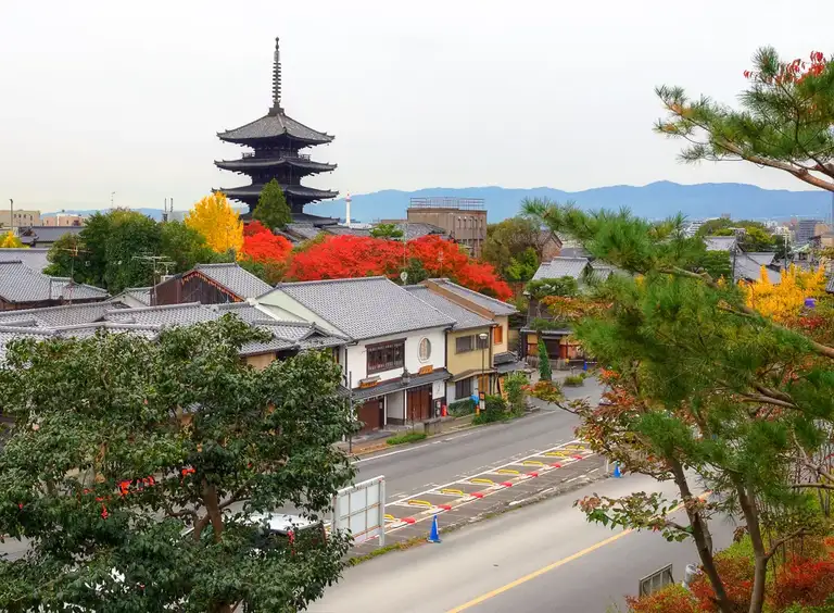 Hokanji pagoda temple in autumn colors, Kyoto