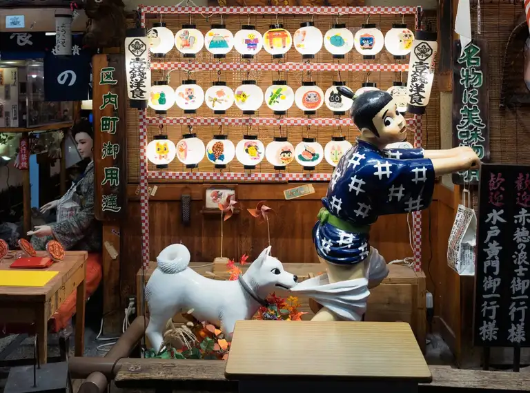 A classic statue at the restaurant Issen Yoshoku in Gion Kyoto