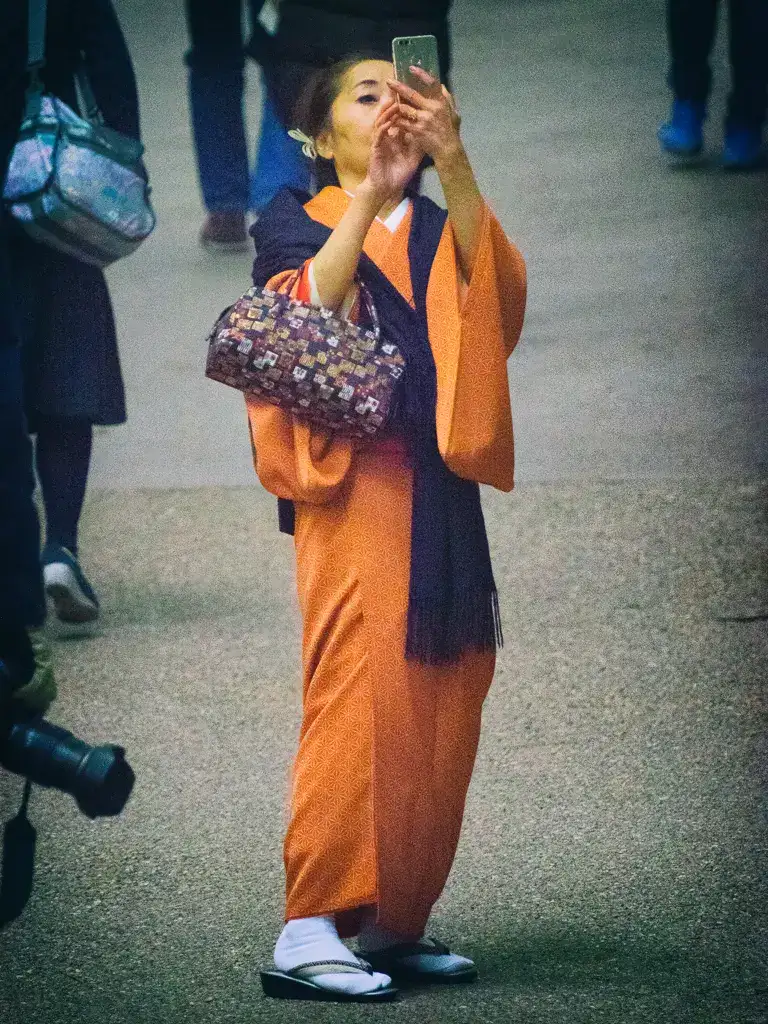  Senior instasnapping at the Bamboo Grove Arashiyama