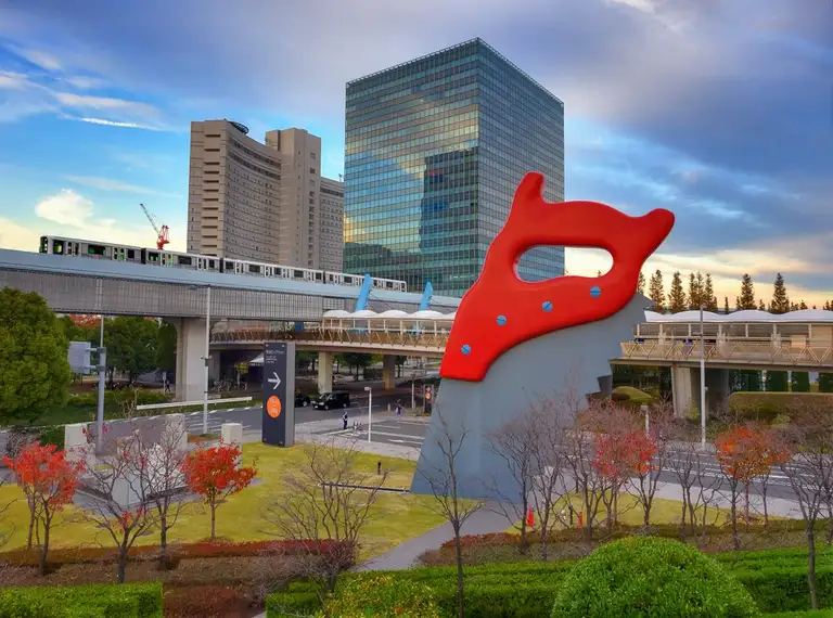 Saw Sawing sculpture by Claes Oldenburg at Tokyo Big Sight Odaiba