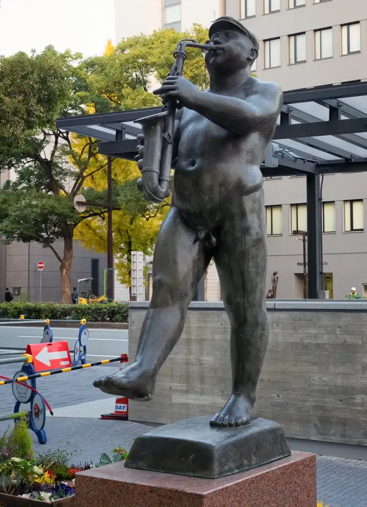  Statue of a naked man playing the saxophone Himeji