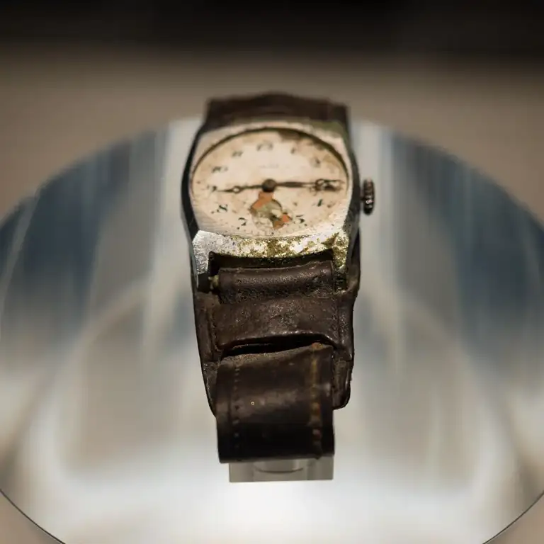 Watch that stopped at 8.15am the time the Atomic Bomb dropped on Hiroshima Hiroshima Peace Memorial Museum Hiroshima
