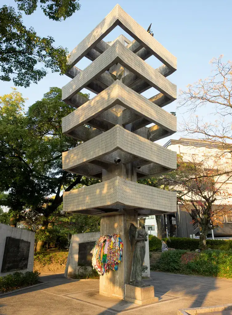  Mobilizing Student Memorial Tower students mobilized to labor in order to compensate for the lack of labor force during the war Hiroshima